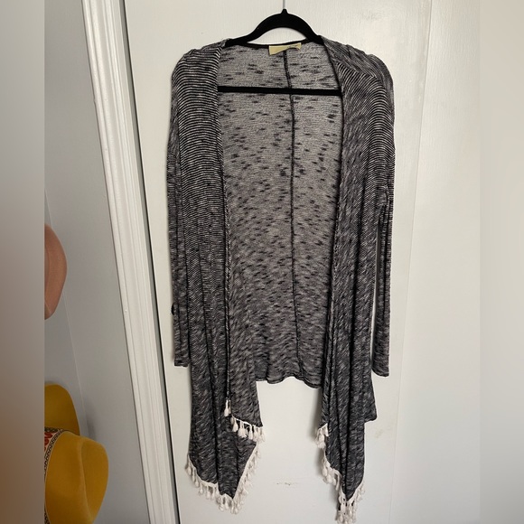 Lizard Thicket | Jay | Knit Boho Cardigan Tassels Sheer Grey - Picture 5 of 5